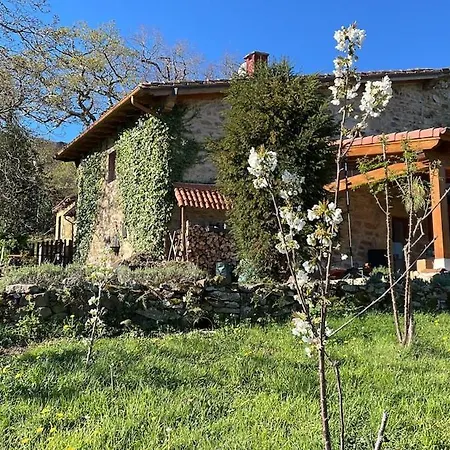 The Walnut Tree Domek alpejski San Miguel de Luena